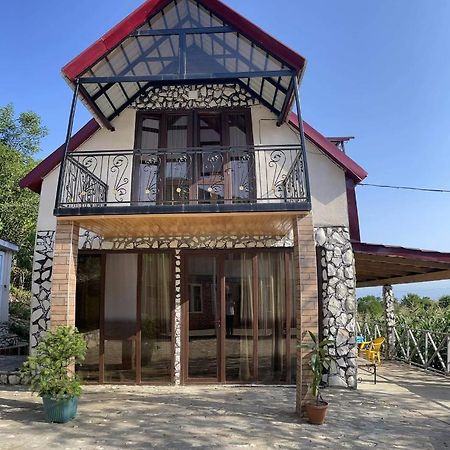 Kirta Hotel Gordi Buitenkant foto