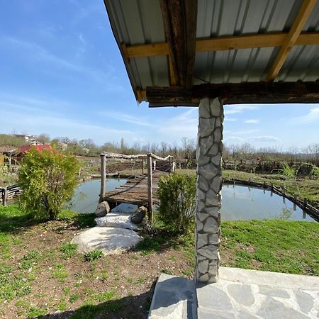 Kirta Hotel Gordi Buitenkant foto