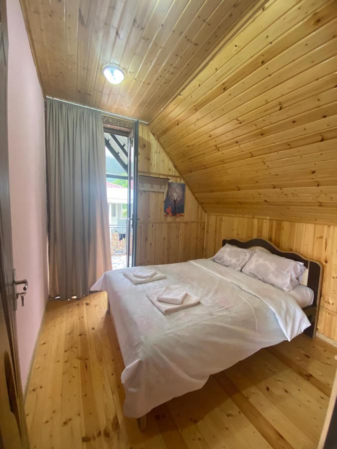 Kirta Hotel Gordi Buitenkant foto