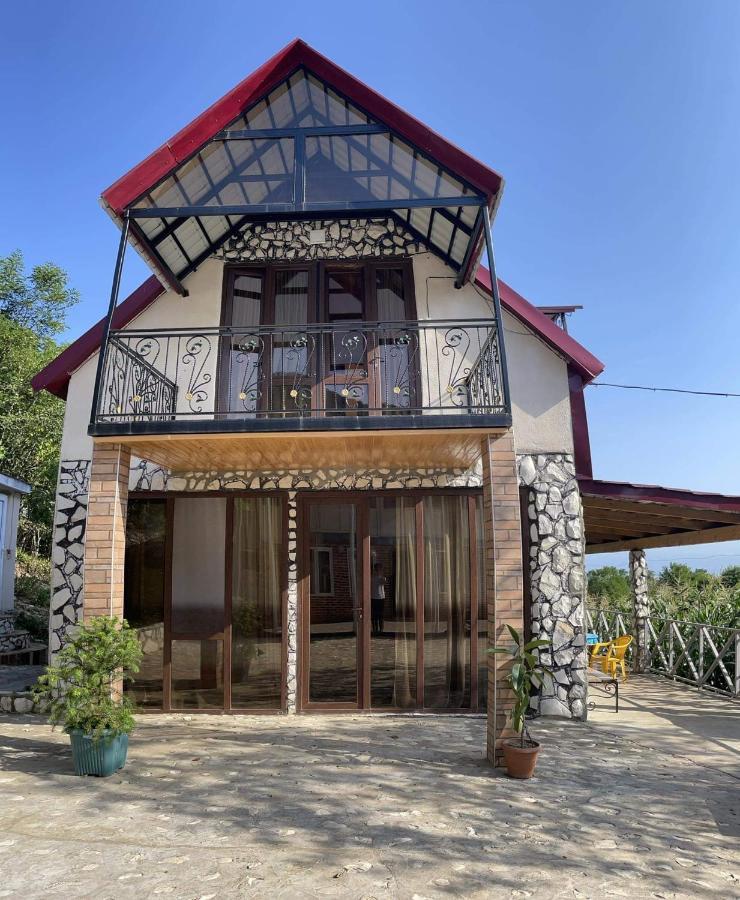 Kirta Hotel Gordi Buitenkant foto