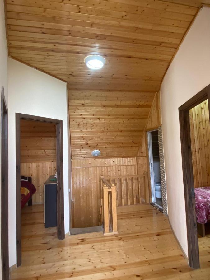 Kirta Hotel Gordi Buitenkant foto