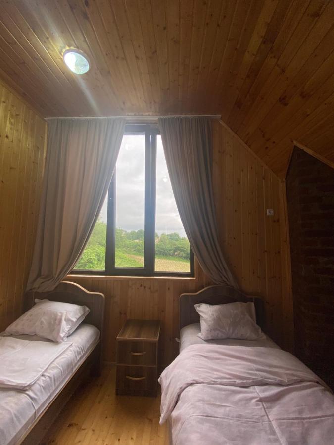 Kirta Hotel Gordi Buitenkant foto