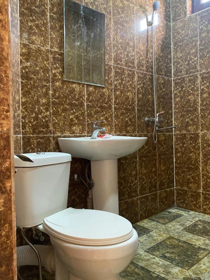 Kirta Hotel Gordi Buitenkant foto