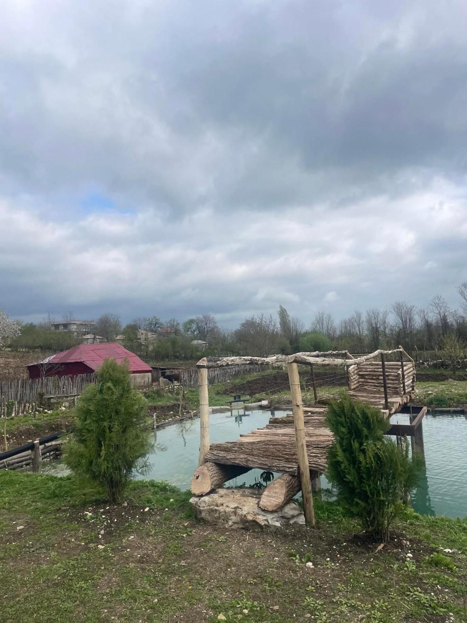 Kirta Hotel Gordi Buitenkant foto
