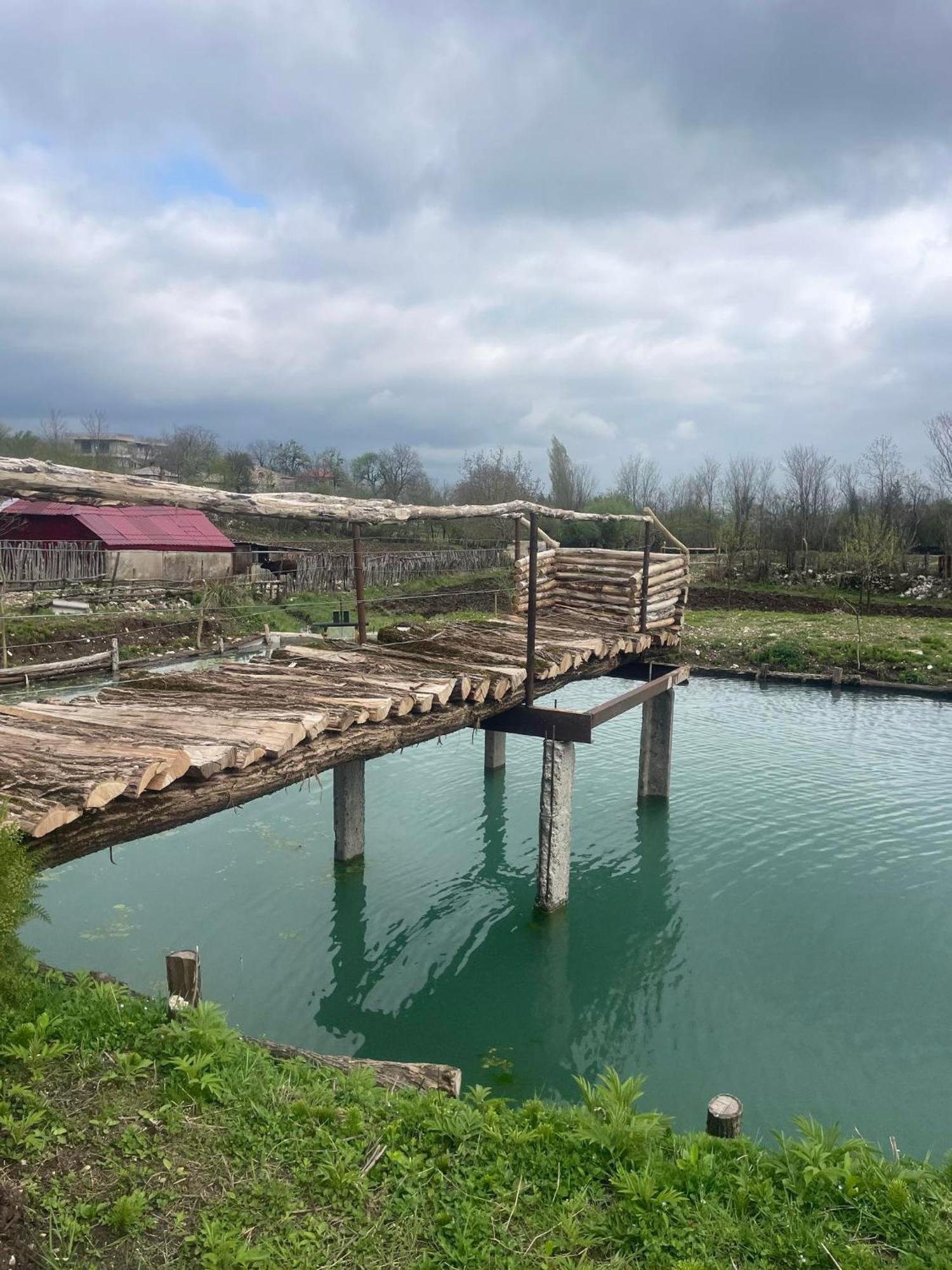 Kirta Hotel Gordi Buitenkant foto
