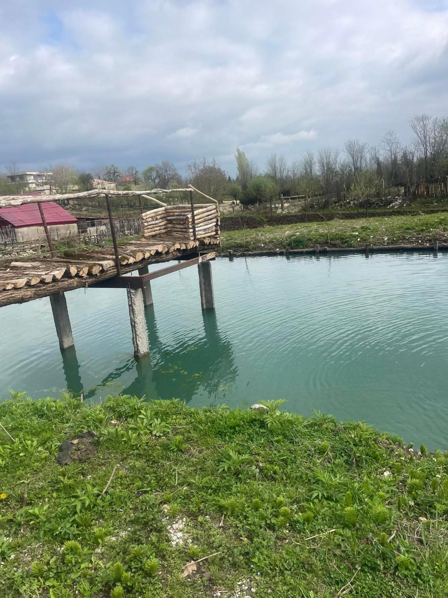 Kirta Hotel Gordi Buitenkant foto