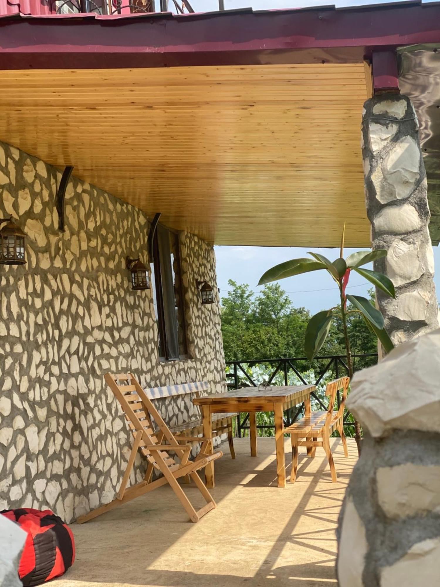 Kirta Hotel Gordi Buitenkant foto