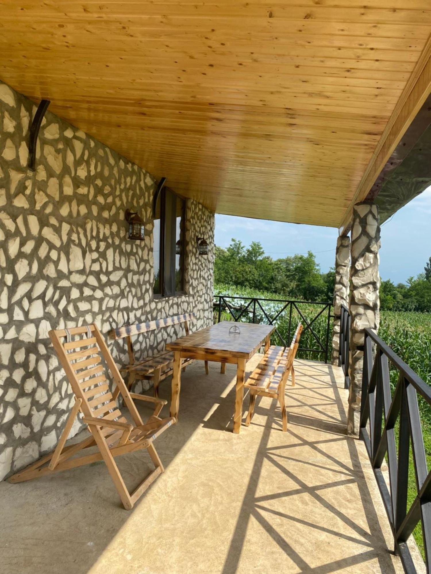 Kirta Hotel Gordi Buitenkant foto
