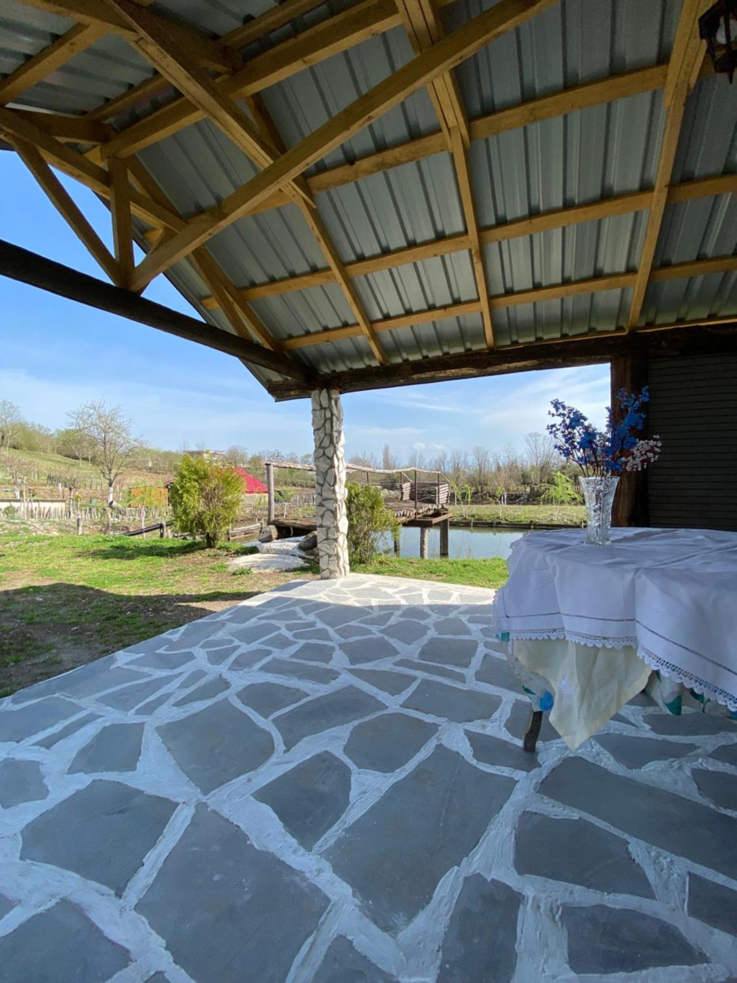 Kirta Hotel Gordi Buitenkant foto
